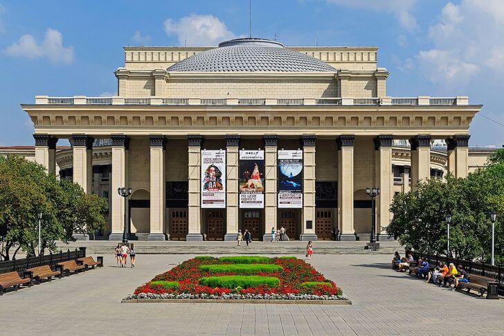 Мебельный тур из Новосибирска в Китай